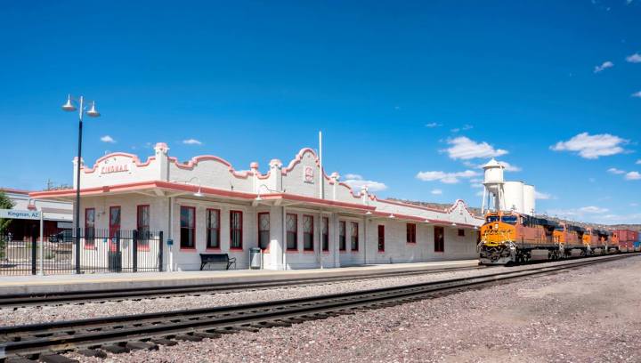 travel by train arizona