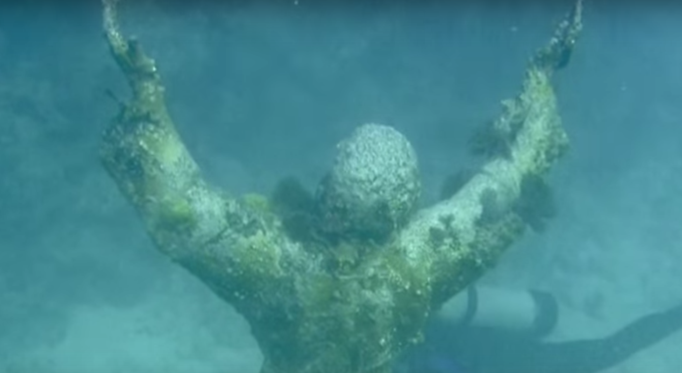 This Underwater Statue In Florida Is Hauntingly Beautiful