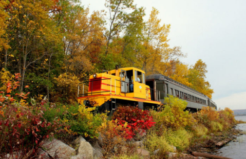 Take This Fall Foliage Train Ride Through Minnesota For A One-Of-A-Kind Experience