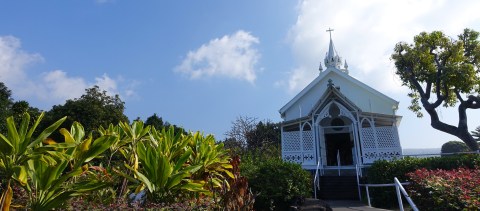 The Chapel In Hawaii That's Located In The Most Unforgettable Setting