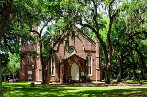 The Little-Known Church Hiding In Louisiana That Is An Absolute Work Of Art