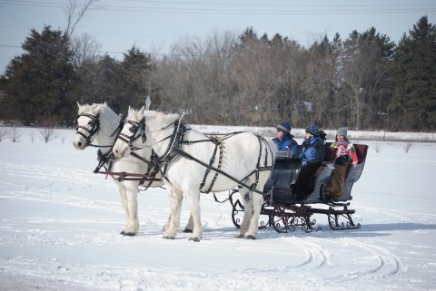 You Must Visit These 10 Awesome Places In Iowa This Winter