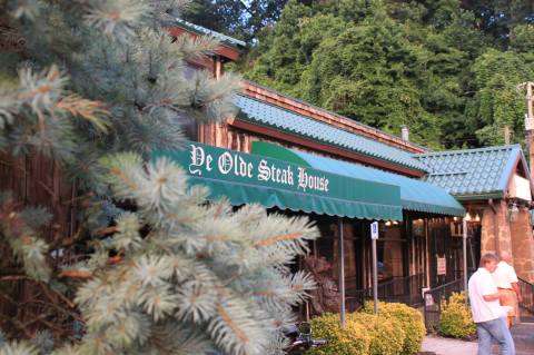 The Underrated Restaurant In Tennessee That Serves Steaks To Die For