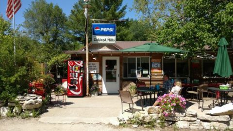This Delicious Restaurant In Iowa On A Rural Country Road Is A Hidden Culinary Gem