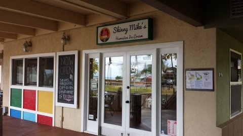 This Sugary-Sweet Ice Cream Shop In Hawaii Serves Enormous Portions You’ll Love