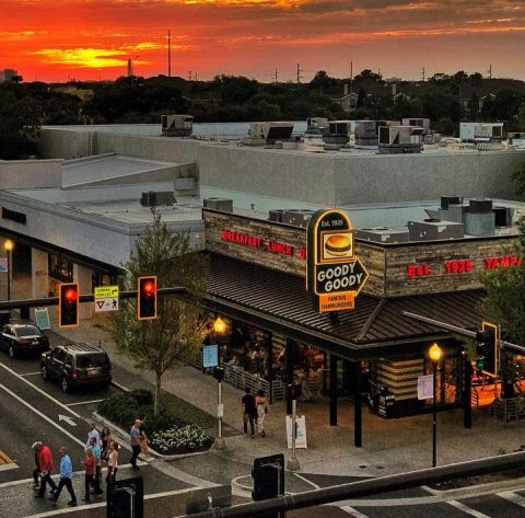 Visit This Unbelievable Restaurant In Florida With The Best Burgers And Fries Around