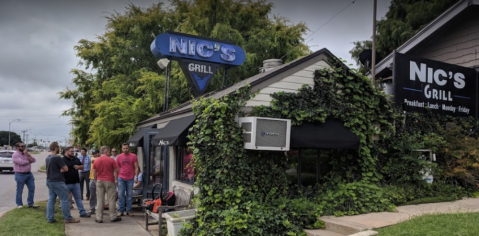 There’s Always A Line Out The Door At This Teeny Tiny Hamburger Shop In Oklahoma