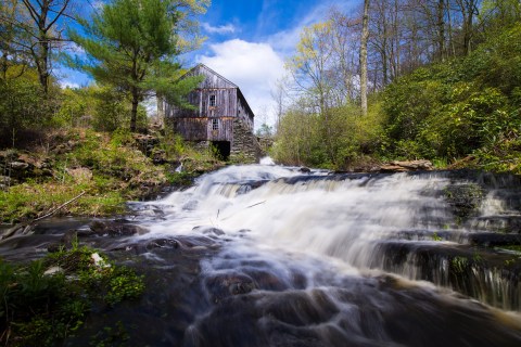 This Perfect Seasonal Hike Will Take You To A Historic Massachusetts Saw Mill