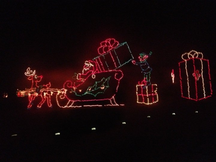 Hershey's Sweet Lights Is The Largest Drive-Thru Light Show In Pennsylvania