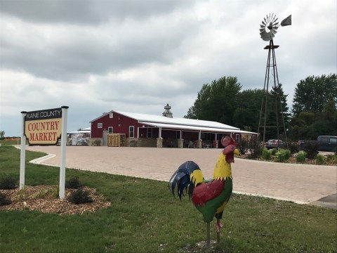 This Country Market & Diner In Illinois Is Just Waiting To Be Discovered