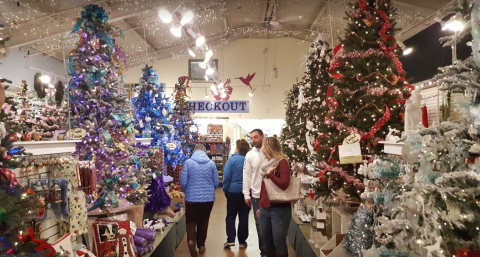 The Garden Center In Maryland That Goes All Out For The Holiday Season