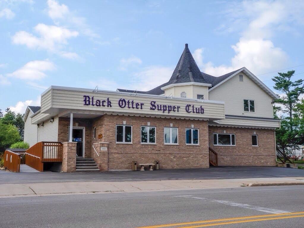 Tasty Steak Restaurant In Wisconsin: Black Otter Supper Club
