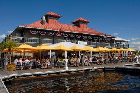 This Floating Restaurant In Vermont Is Such A Unique Place To Dine