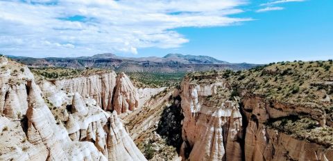Hiking To This Remote Geological Wonder In New Mexico Is Like Traveling To Another Planet