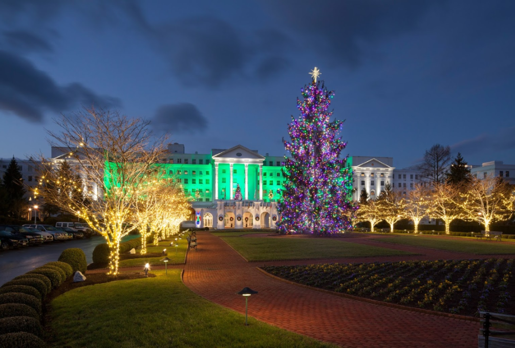 The Greenbrier Is Home To The Best Christmas Lights In West Virginia