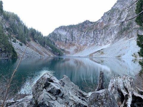 7 Cool And Calming Hikes To Take In Washington To Help You Reflect On The Year Ahead