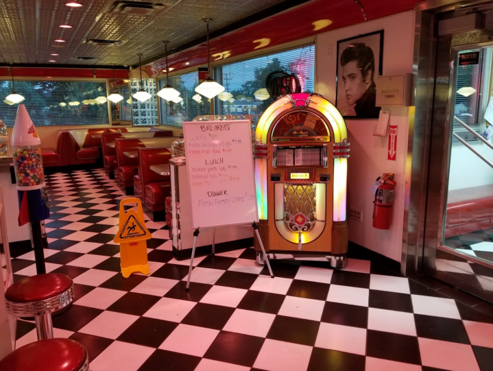 Blast From The Past Too Diner Themed Restaurant In Maine