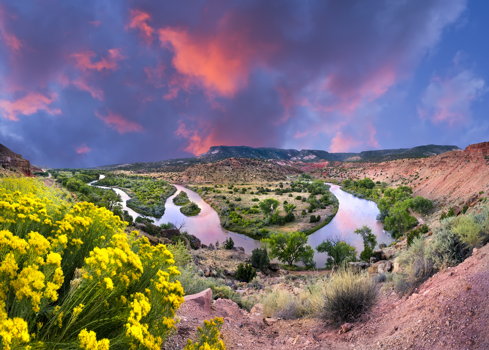 Ghost Ranch In New Mexico Is A Secluded, Beautiful Spot Worth Visiting