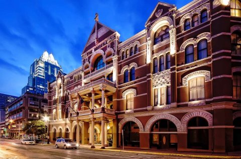 Stay Overnight In A 134-Year-Old Hotel That's Said To Be Haunted At The Driskill In Texas