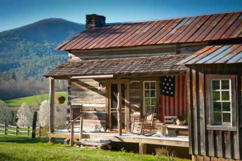 The Views From This Rustic Log Cabin In Georgia Are The Definition Of Stunning
