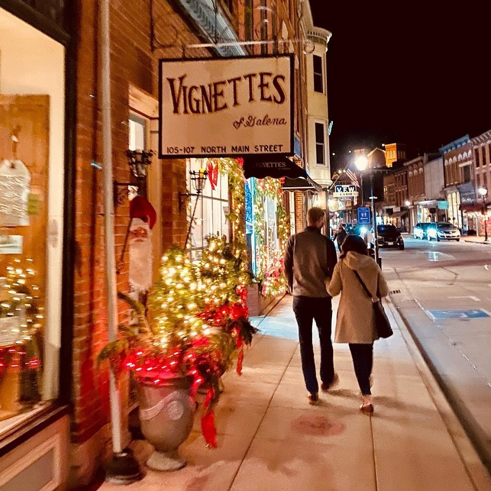Feel The Magic Of Christmas In These Small Illinois Towns