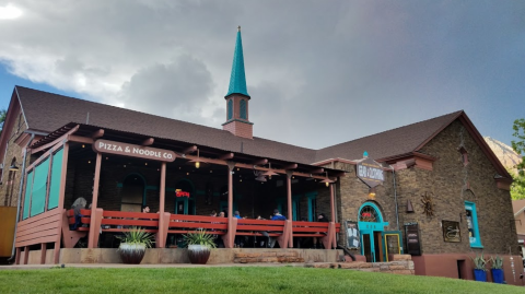 This Pizza And Pasta Restaurant In Utah Was Once A Mormon Church