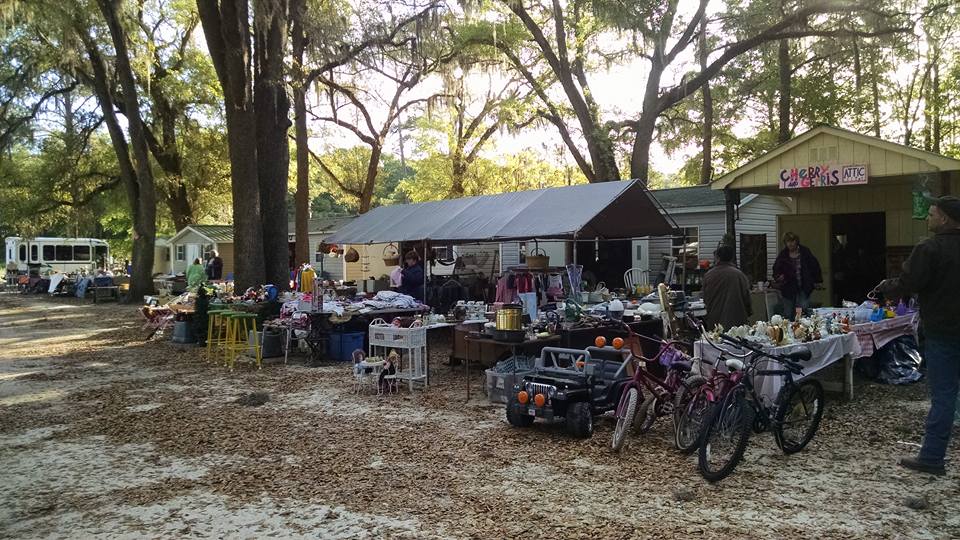 Shop The 275Mile Yard Sale In Florida Known As Flea Across Florida