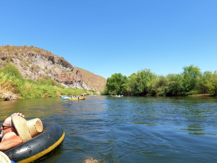 Salt River Tubing: Floating the river in Arizona: Photos