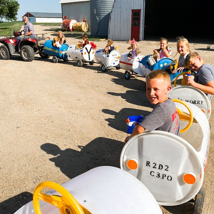 It's Never Too Early To Visit Mazing Acres Pumpkin Patch In South Dakota