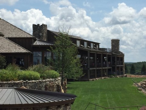 There's A Delicious Restaurant Hiding Inside This Old Missouri Barn That's Begging For A Visit