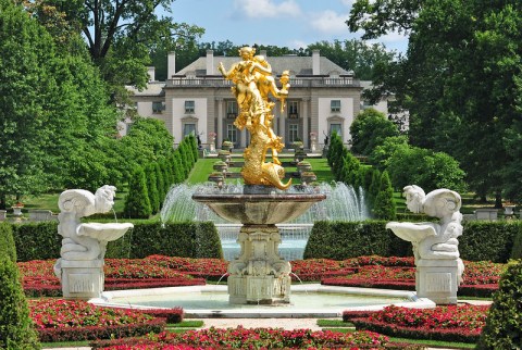 Nemours Is An Incredible Palace Hiding Right Here In Delaware