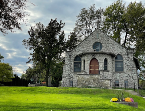The Chapel Near Detroit That's Located In The Most Unforgettable Setting