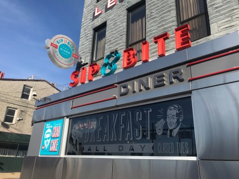 The Crab Cakes From Sip & Bite Diner In Maryland Are So Good That The Recipe Hasn’t Changed Since 1948
