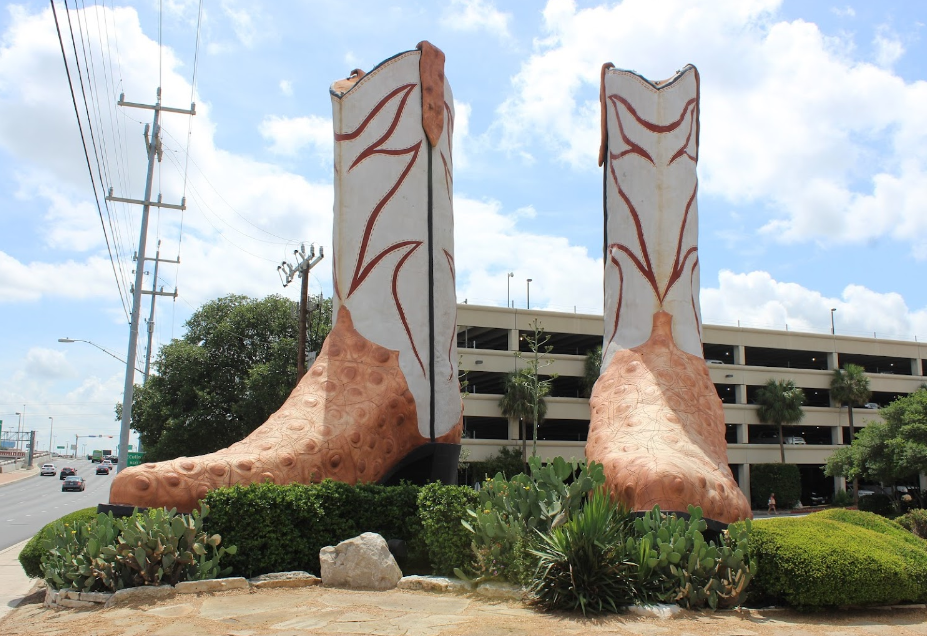 Roadside Attractions In Texas: World's Largest Cowboy Boots