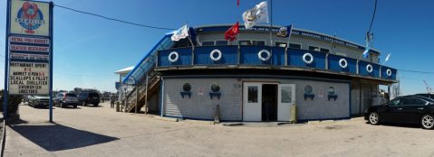 This Rhode Island Seafood Spot Offers Fresh Food Cooked Straight From The Boat