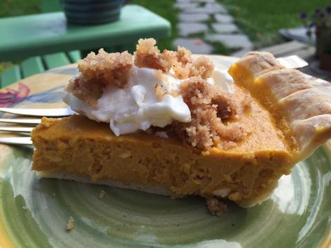 The Small Town In Vermont Boasting World-Famous Pie Is The Sweetest Day Trip Destination