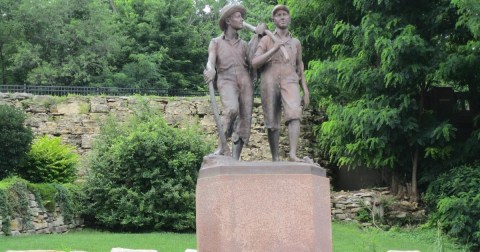 Here’s The Story Behind The Tom And Huck Statue In Missouri