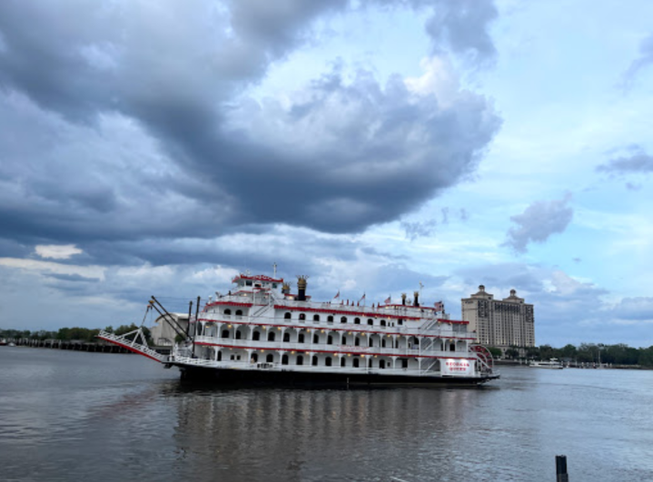 Take A Dinner Boat Cruise Tour For A Georgia Summer Day Trip