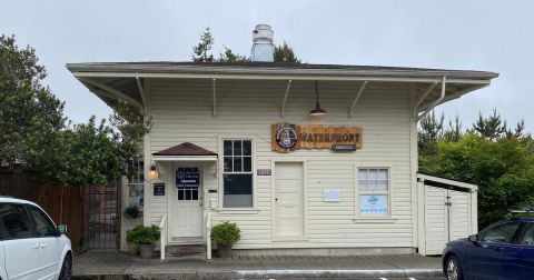 This Upscale Restaurant In A Former Oregon Train Station Offers An Unforgettable Dining Experience
