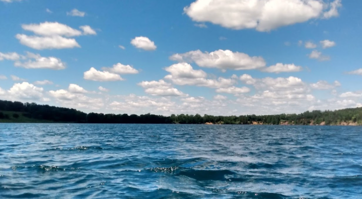 Wisconsin Is Home To A Bottomless Lake And You'll Want To See It For  Yourself