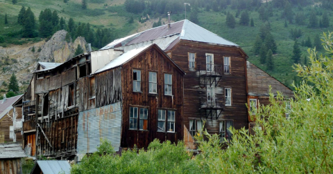 The Oldest Hotel In Idaho Is Also One Of The Most Haunted Places You’ll Ever Sleep