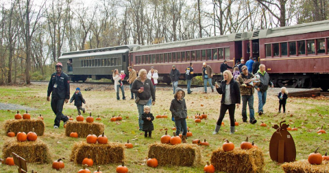 4 Ridiculously Charming Train Rides To Take Around Pittsburgh This Fall