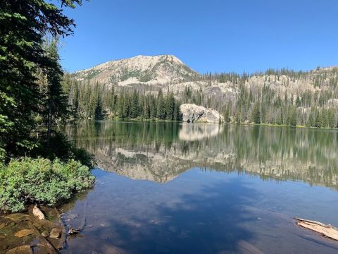 The Hike To This Gorgeous Idaho Lake Is Everything You Could Imagine