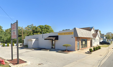 The One Unique Restaurant In Maryland Where You Can Eat Both Donuts And Thai Food