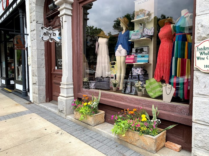 This Walkable Town In Georgia Is A Shopper's Delight