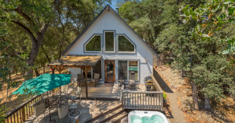 This Northern California Guest House In The Middle Of Nowhere Will Make You Forget All Of Your Worries