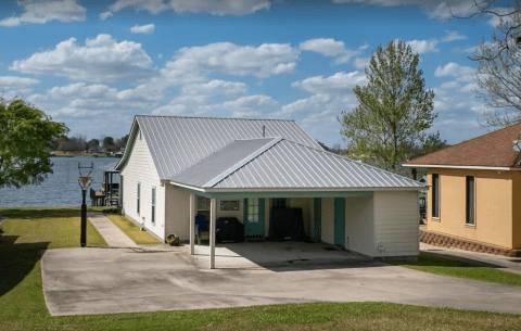 Stay Overnight In This Breathtaking Bungalow Just Steps From The Water In Louisiana