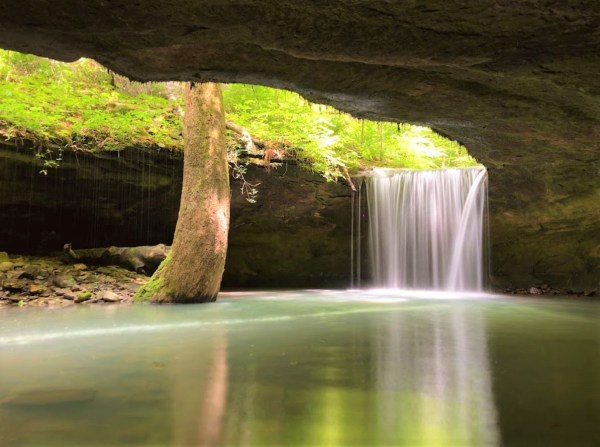 Short Grotto Falls: Must-See Hidden Natural Grotto In Arkansas