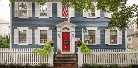This Charming Inn In Rhode Island Is The Perfect Place For A Relaxing Getaway