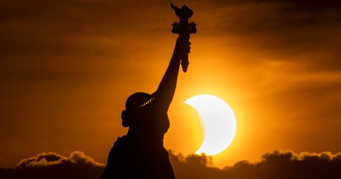 3 Best Places To View The Solar Eclipse In Minnesota This Year